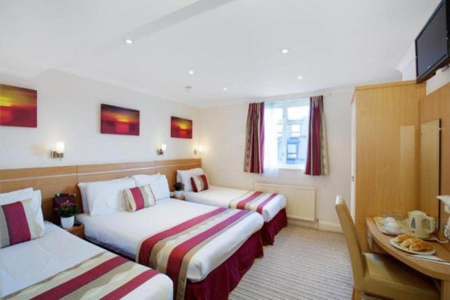 Queens Park Premier London Hyde Park Екстериор снимка